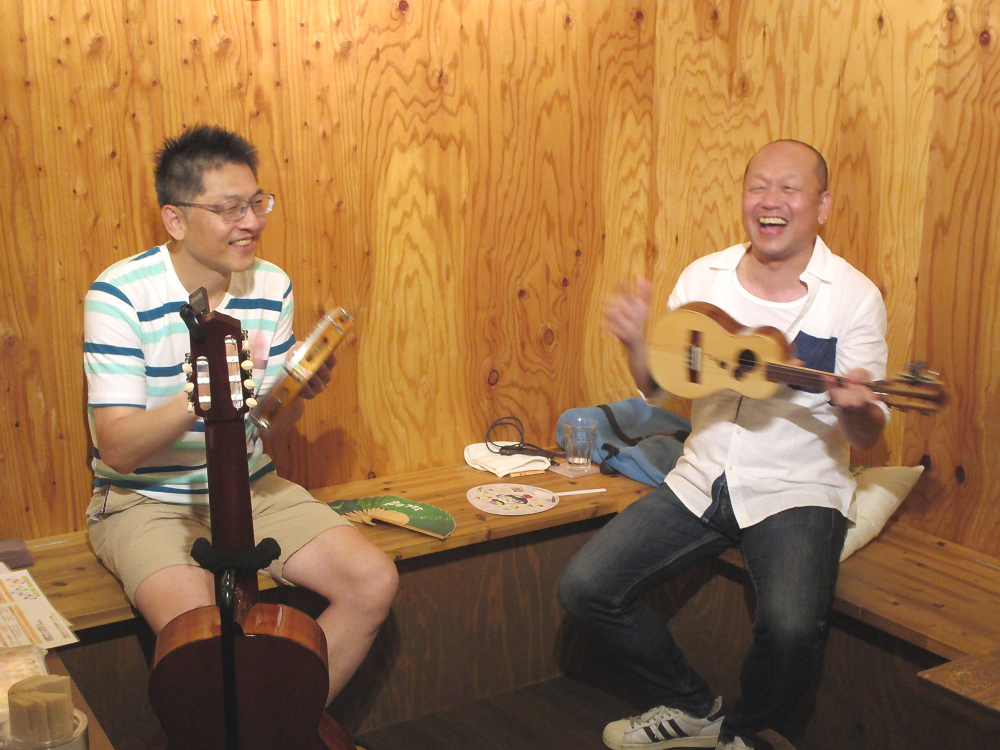 日本語でもノリノリに愉しめる本格“J-サンバ”の生演奏です